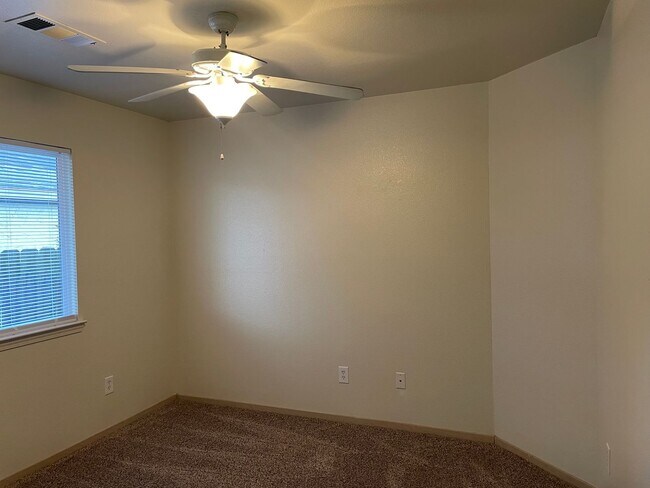 Building Photo - sout1067