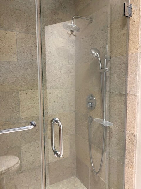 Building Photo - 6716 Clybourn Ave