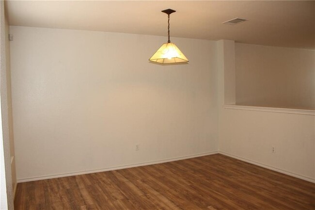 Building Photo - 107 Outfitter Dr