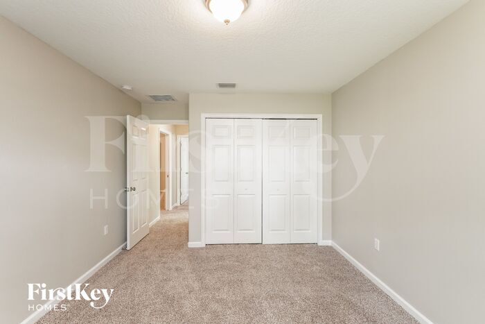 Building Photo - 874 Club Hills Dr