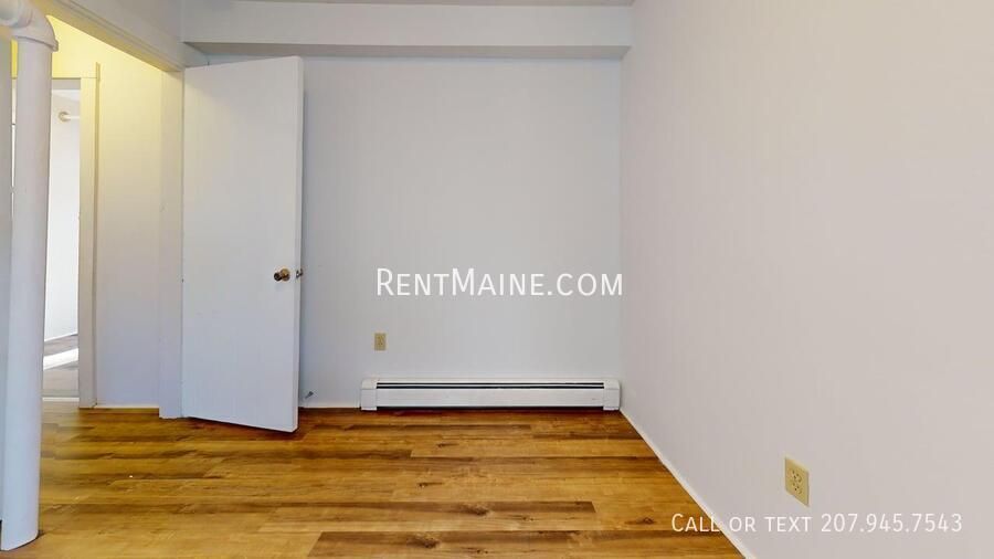 Building Photo - 2412 Western Ave