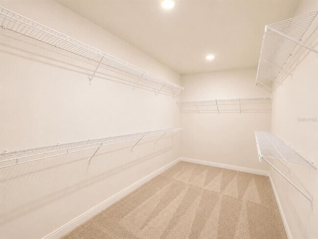 Building Photo - 5806 Fabry St