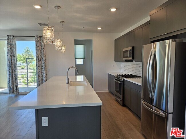 Building Photo - 27010 Tanager Ln