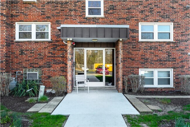 Building Photo - 5740 East Ave