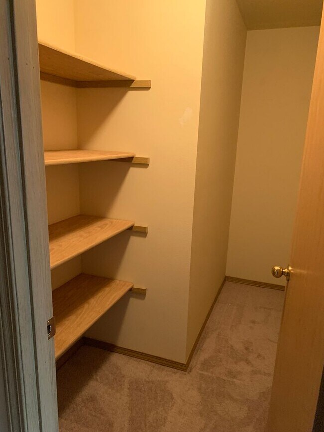 Building Photo - Splendid 3-bdr/2.5 bath home in the beautiful Buck Run Community in Sisters, OR!