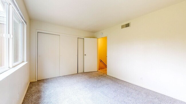 Building Photo - 562 Santa Alicia Dr