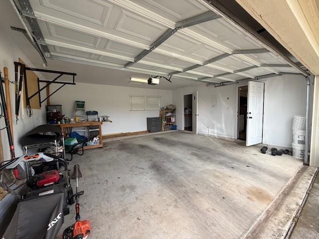 Building Photo - 405 Tyrone Dr