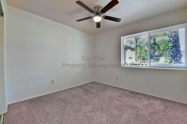 Building Photo - ***Beautiful 6 bed / 3 bath / 2,113 sqft H...