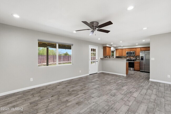 Building Photo - 6491 N Lena Way