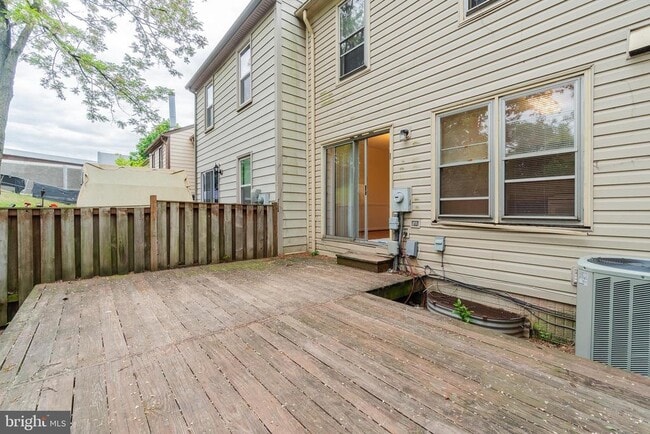 Building Photo - 14167 Royal Oak Ln