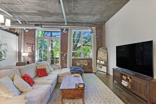 Building Photo - 3235 Roswell Rd NE