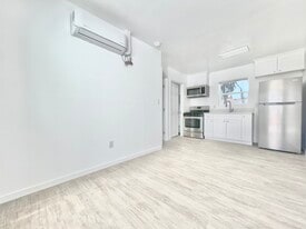 Building Photo - 1763 W 38th St