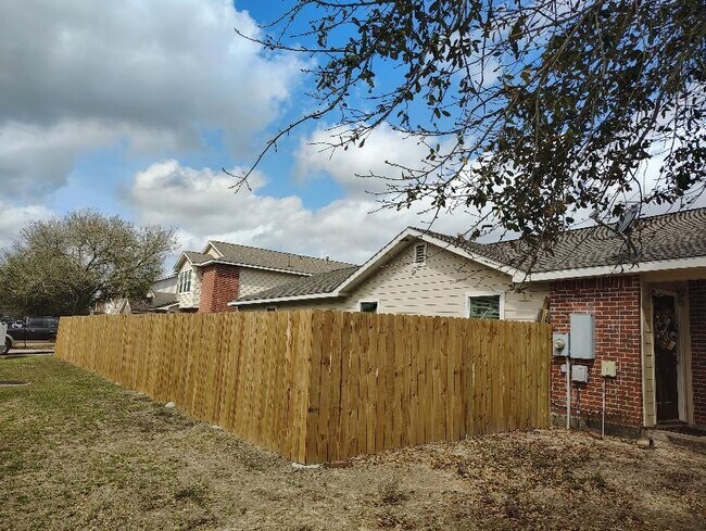 Building Photo - 10007 Copper Hollow Ln