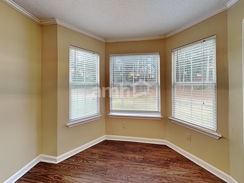 Building Photo - 1642 Village Place Cir NE