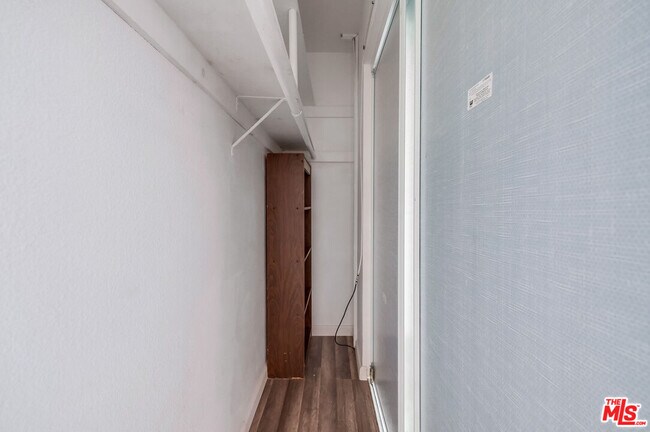 Building Photo - 2308 Schader Dr