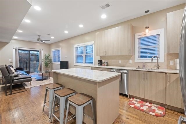 Building Photo - 48 W 18th St