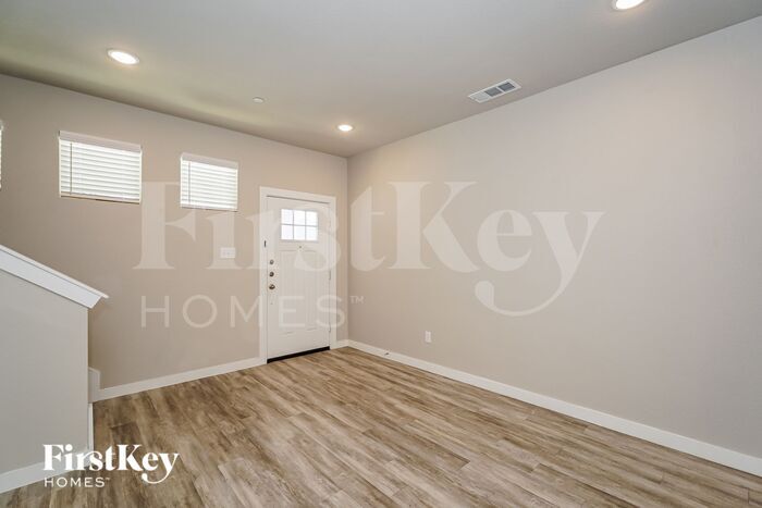 Building Photo - 319 Aveen Path