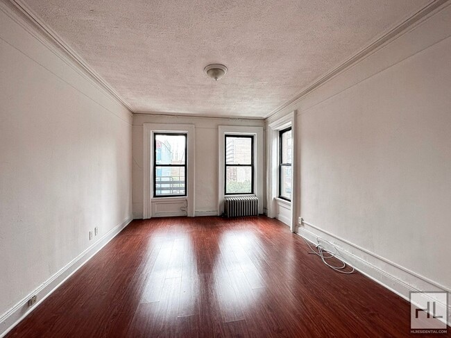 Building Photo - 171 E 88th St