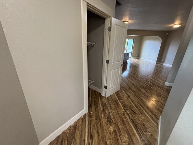 Building Photo - 13392 SE Autumnwood Ln