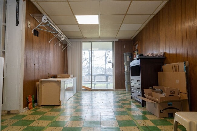 Building Photo - AVAILABLE JULY 1ST!! DON'T MISS this FANTASTIC home in a PRIME LOCATION!