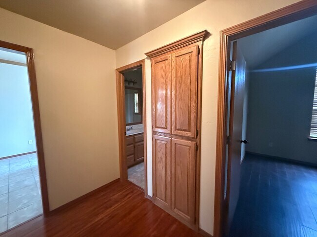 Building Photo - 616 Morningside Dr