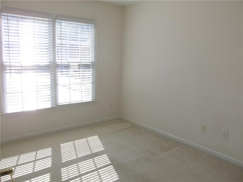 Building Photo - 2745 Niblick Way