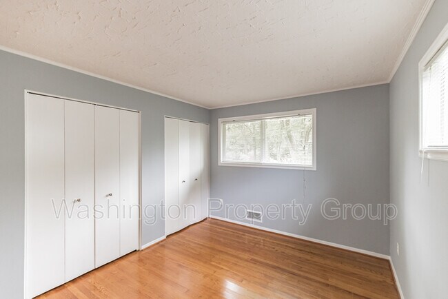 Building Photo - 4232 Linden St