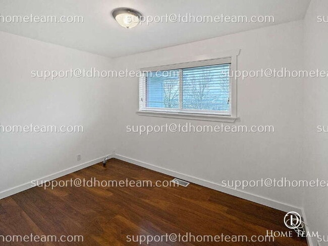 Building Photo - 17012 32nd Ave S