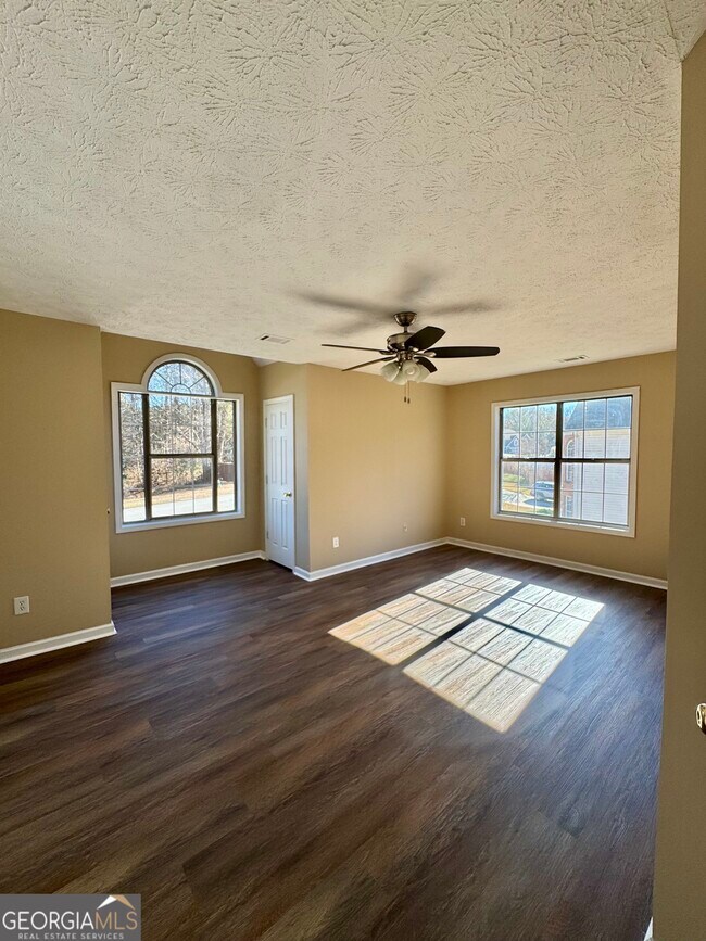 Building Photo - 1009 Chads Ridge Dr