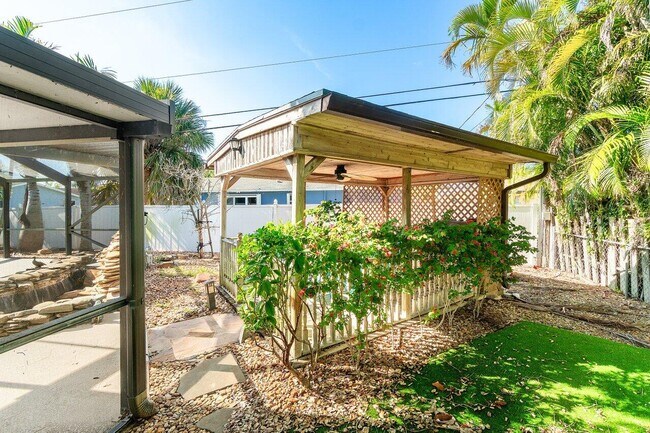 Building Photo - 61 W Rubber Tree Dr