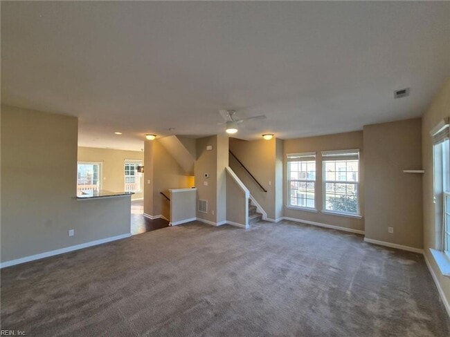 Building Photo - 279 Tigerlilly Dr