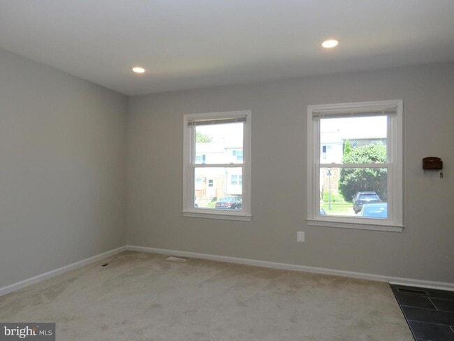 Building Photo - 3013 Hickory Grove Ct
