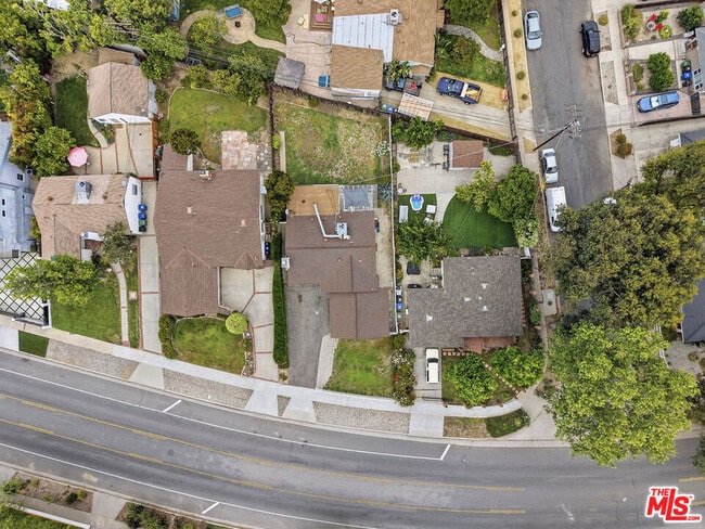 Building Photo - 4958 Canoga Ave