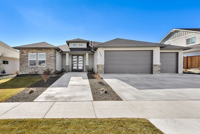 Building Photo - Coming Soon! Newer Custom built home with ...