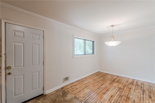 Building Photo - 1435 Cedar Creek Ln