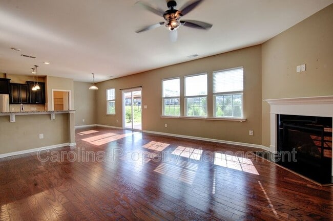 Building Photo - 16125 Hammersmith Farm Dr