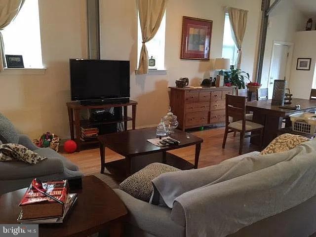 Building Photo - 85 Valley Rd