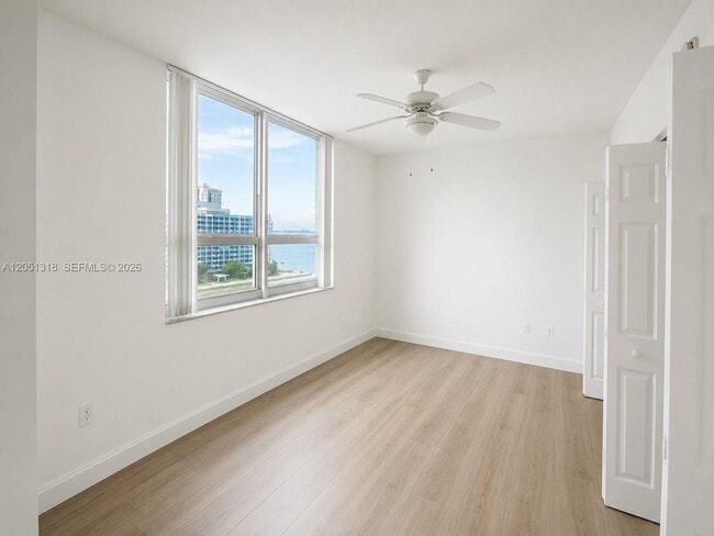 Building Photo - 2000 N Bayshore Dr