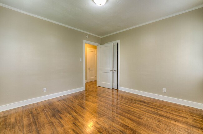 Building Photo - 1202/1204 Tutwiler Ave