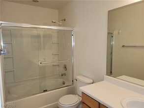 Building Photo - 9275 Hollander Ave
