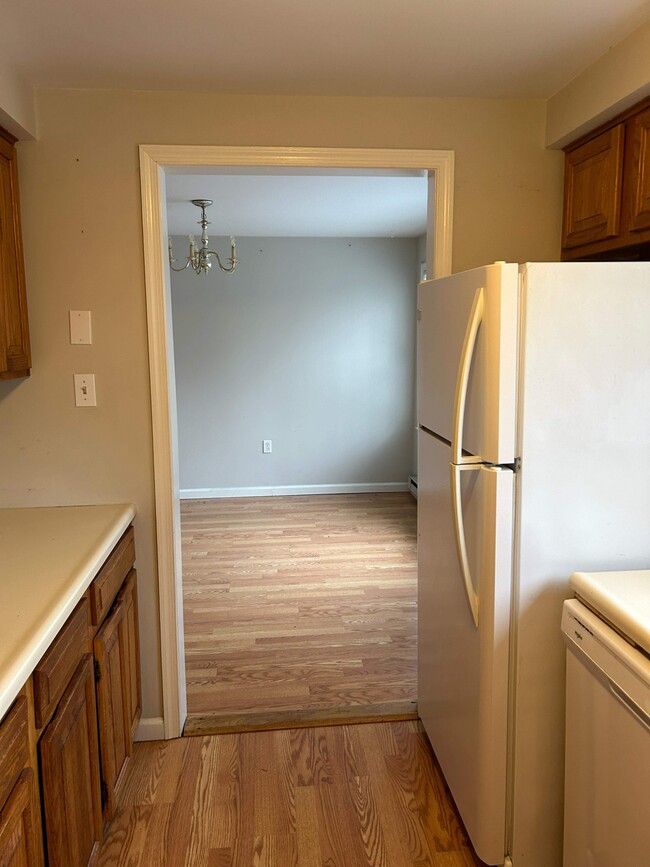 Building Photo - 10 Wells Woods Ln