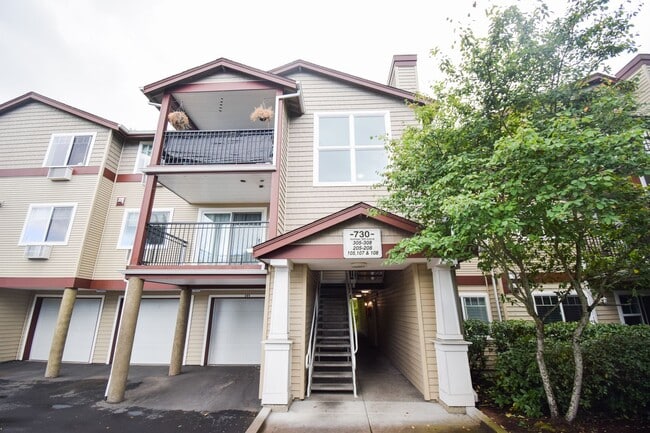 Building Photo - Beautiful 2 BR 2 BA Condo! Beautifully Updated! W/S/G is included.