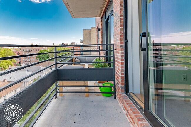 Building Photo - 581 Ocean Pkwy