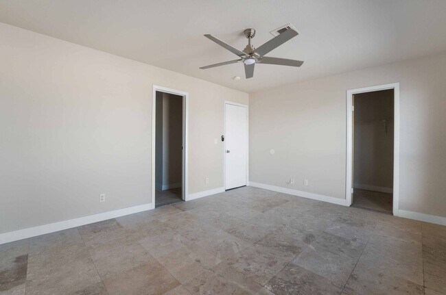 Building Photo - Charming 2-Bedroom Condo!