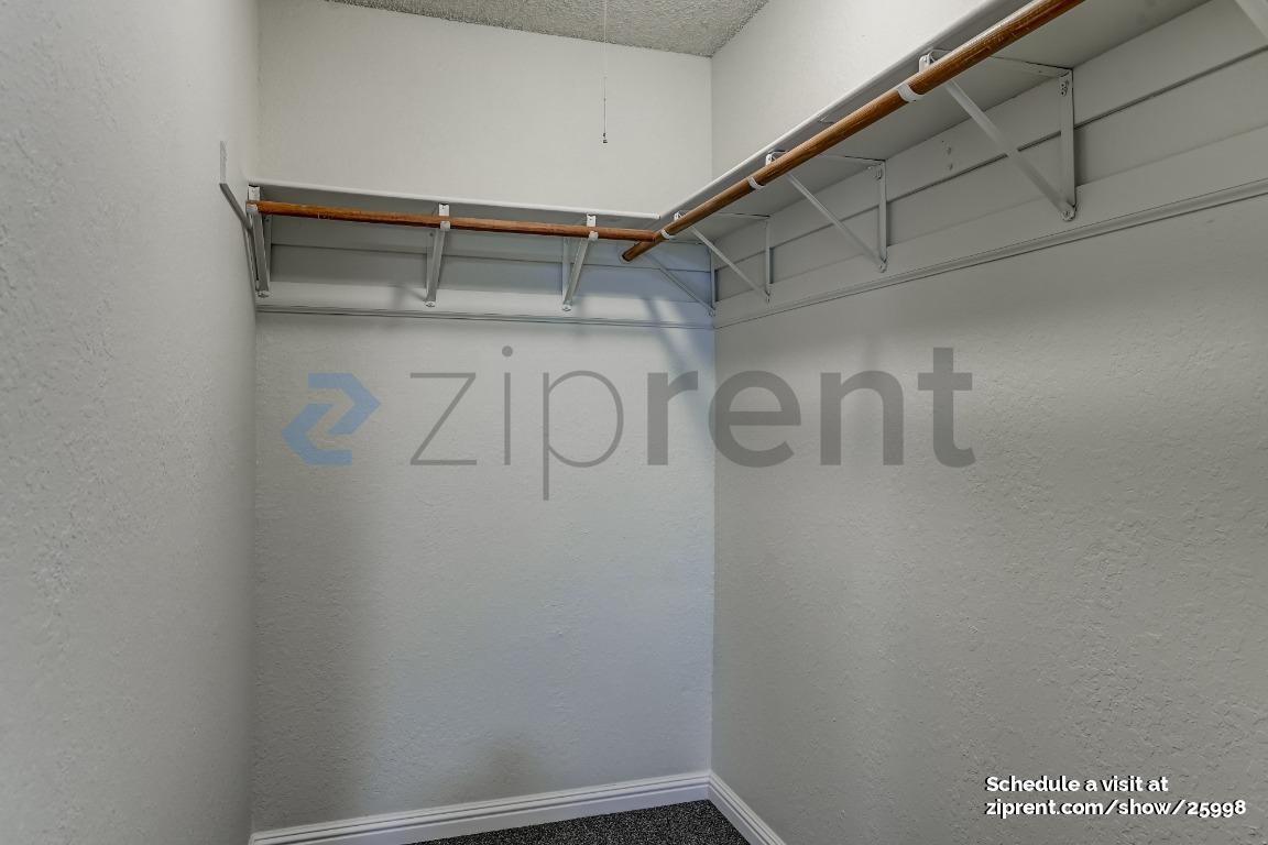 Building Photo - Unit 12
