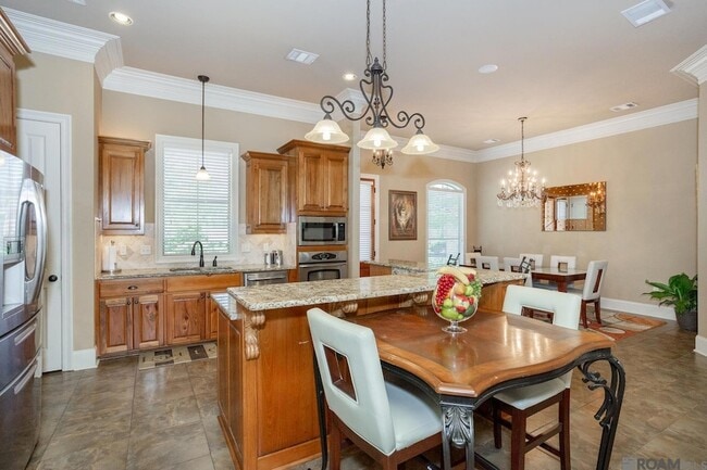 Building Photo - 9430 Magnolia Crossing Dr