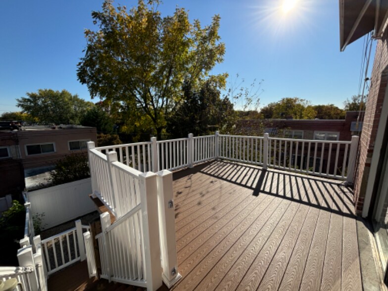 Building Photo - 2129 Ravenwood Dr