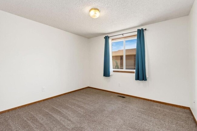 Building Photo - 4243 Pin Oak Dr