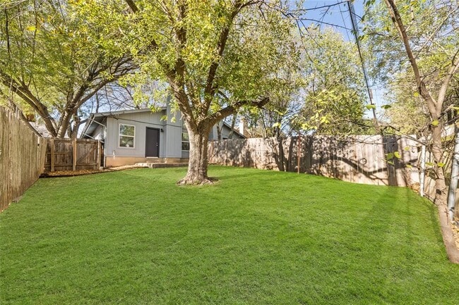 Building Photo - 2415 Burleson Ct