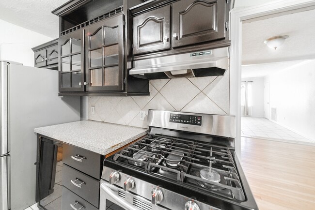 Building Photo - 7015 Kopman Dr